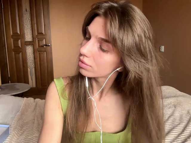 BlondellFriot live cam on BongaCams