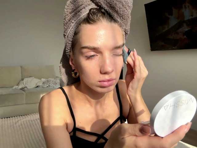 BlondellFriot live cam on BongaCams