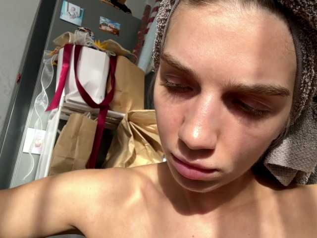 BlondellFriot live cam on BongaCams
