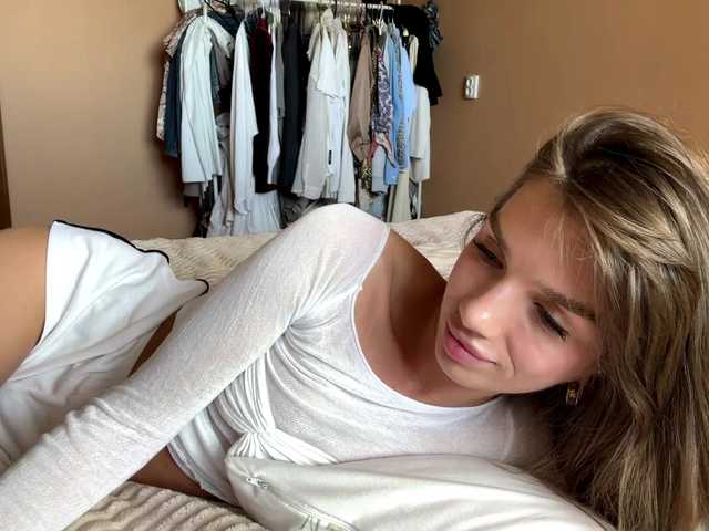 BlondellFriot live cam on BongaCams