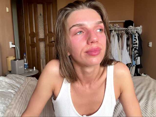 BlondellFriot live cam on BongaCams
