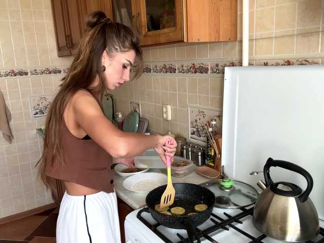 BlondellFriot live cam on BongaCams