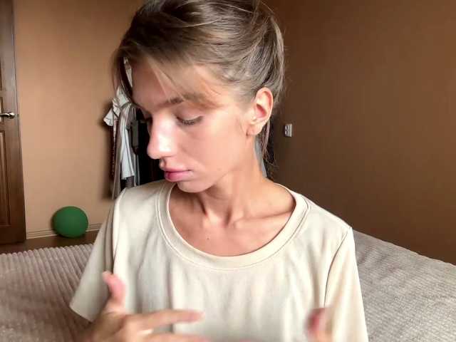 BlondellFriot live cam on BongaCams