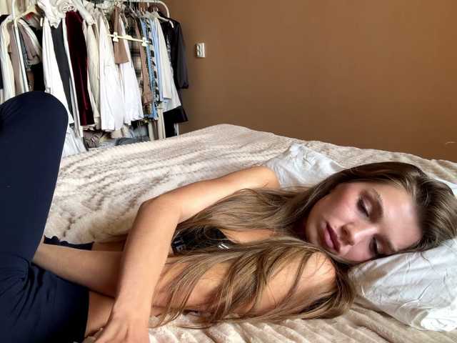 BlondellFriot live cam on BongaCams