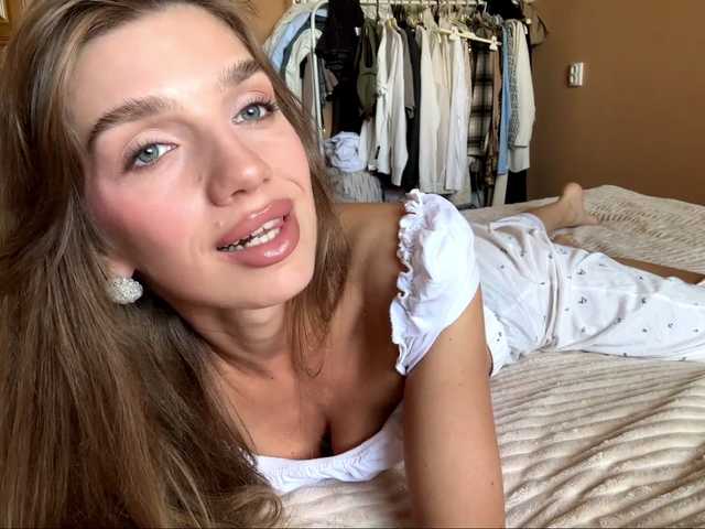 BlondellFriot live cam on BongaCams