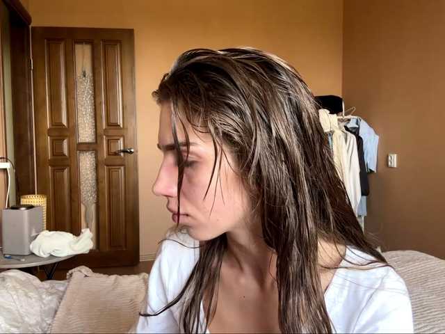 BlondellFriot live cam on BongaCams