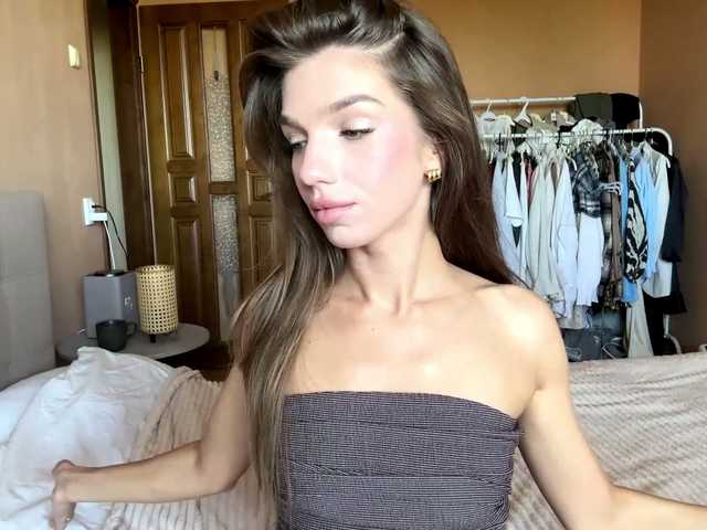 BlondellFriot live cam on BongaCams