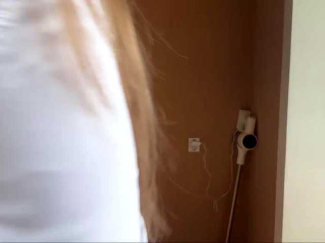 BlondellFriot live cam on BongaCams