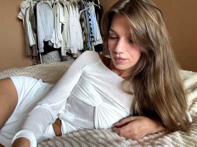 BlondellFriot live cam on BongaCams