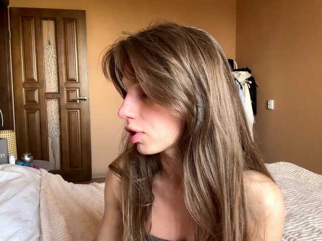 BlondellFriot live cam on BongaCams