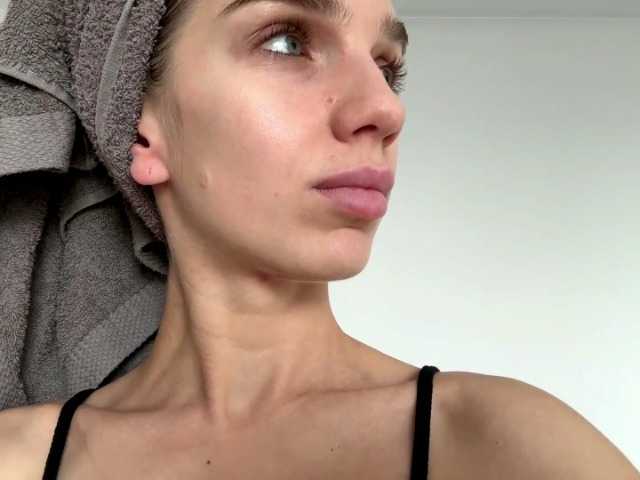 BlondellFriot live cam on BongaCams
