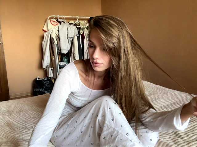BlondellFriot live cam on BongaCams