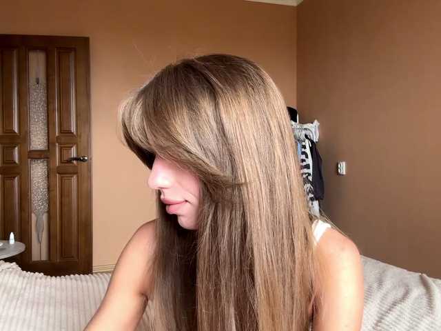 BlondellFriot live cam on BongaCams