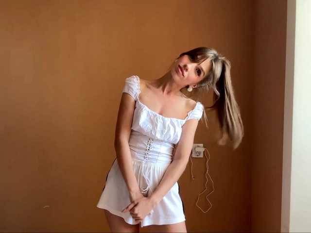 BlondellFriot live cam on BongaCams