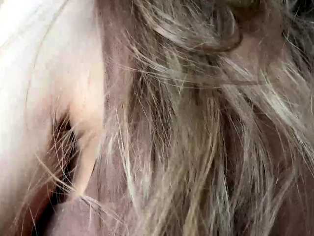 BlondellFriot live cam on BongaCams