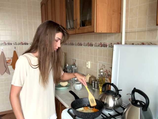BlondellFriot live cam on BongaCams