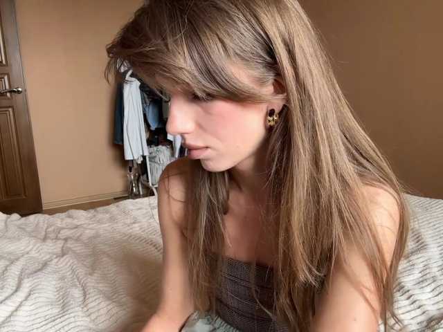 BlondellFriot live cam on BongaCams