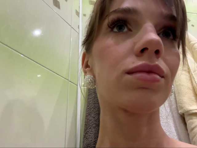 BlondellFriot live cam on BongaCams