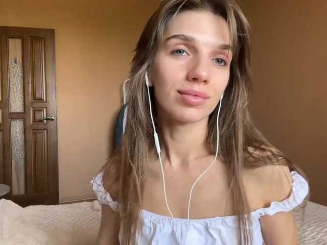 BlondellFriot live cam on BongaCams