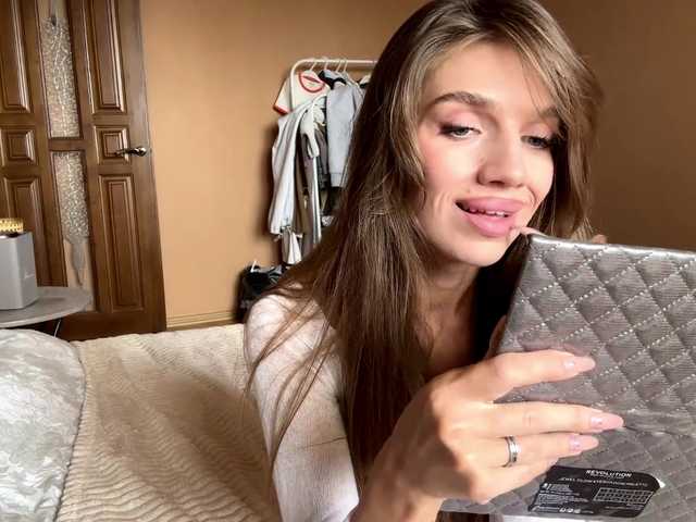 BlondellFriot live cam on BongaCams