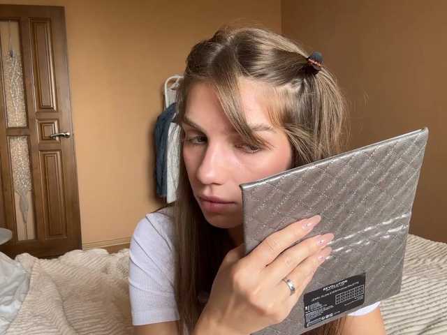 BlondellFriot live cam on BongaCams