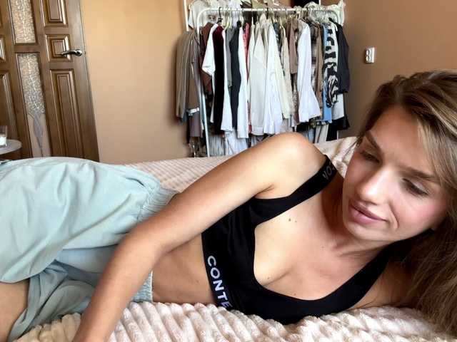 BlondellFriot live cam on BongaCams