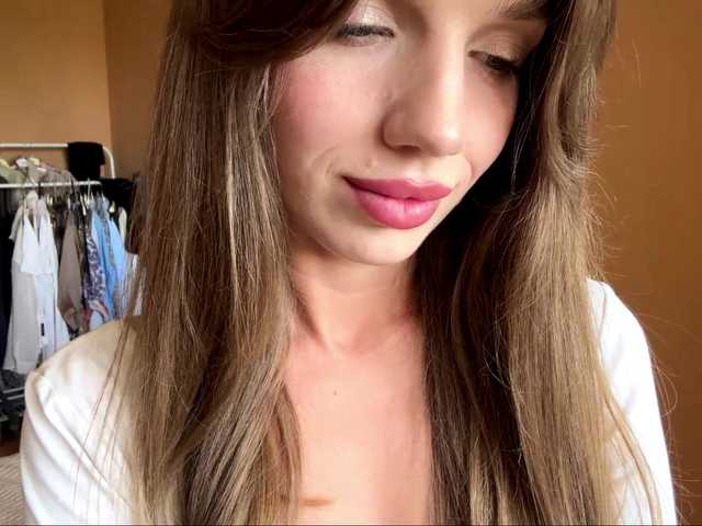 BlondellFriot live cam on BongaCams
