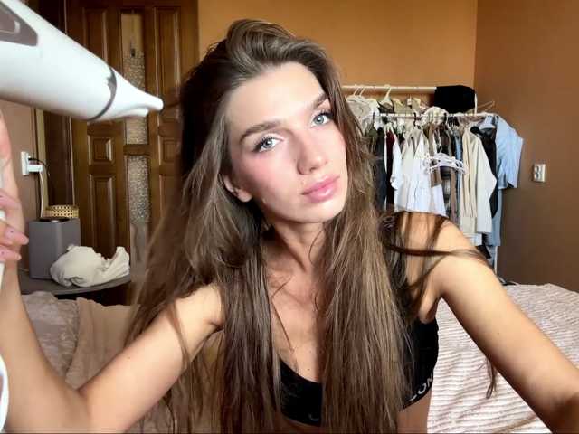 BlondellFriot live cam on BongaCams