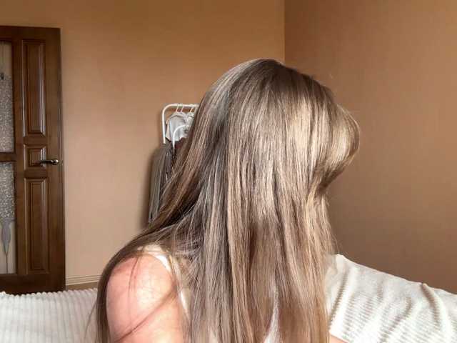 BlondellFriot live cam on BongaCams
