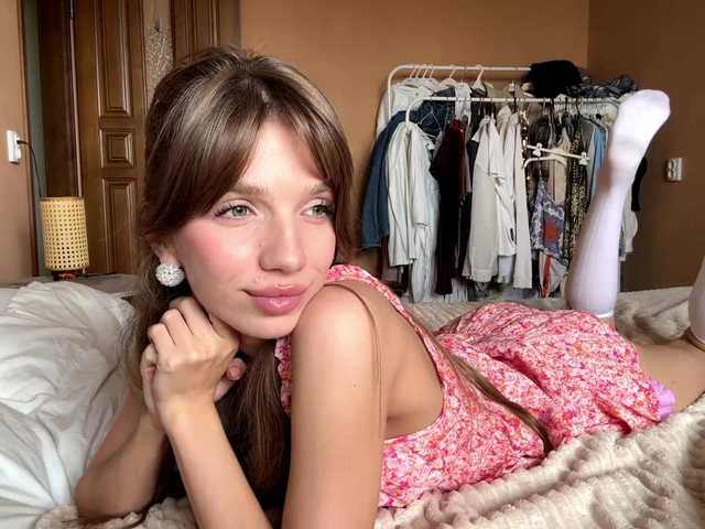 BlondellFriot live cam on BongaCams
