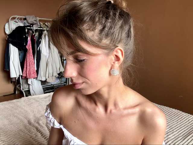 BlondellFriot live cam on BongaCams