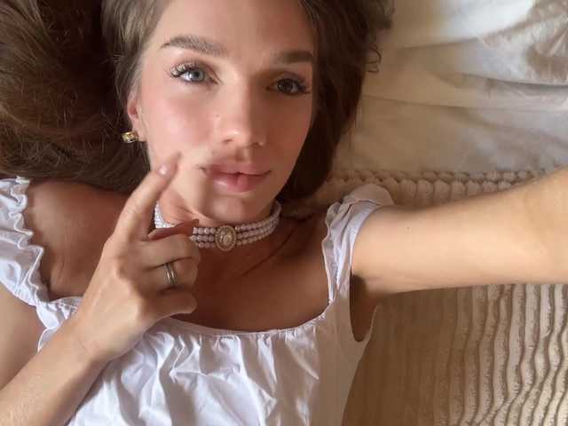 BlondellFriot live cam on BongaCams