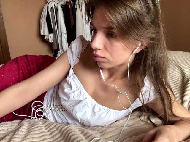 BlondellFriot live cam on BongaCams