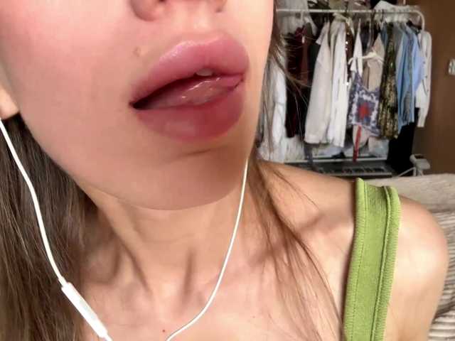 BlondellFriot live cam on BongaCams