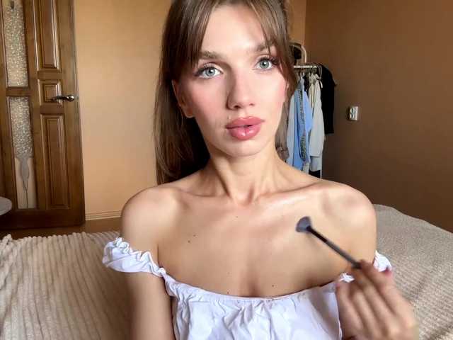 BlondellFriot live cam on BongaCams