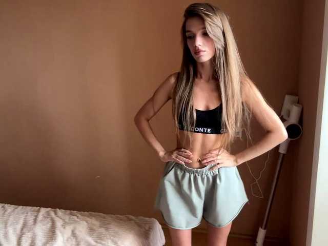 BlondellFriot live cam on BongaCams
