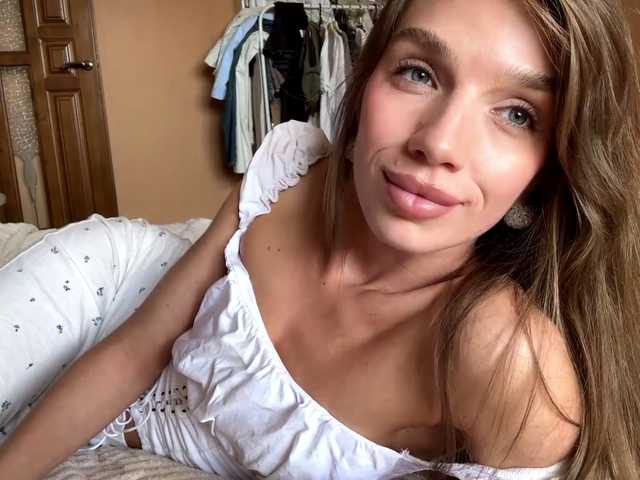 BlondellFriot live cam on BongaCams