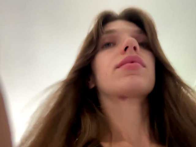 BlondellFriot live cam on BongaCams