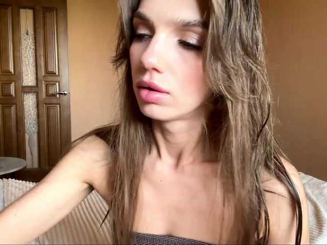 BlondellFriot live cam on BongaCams
