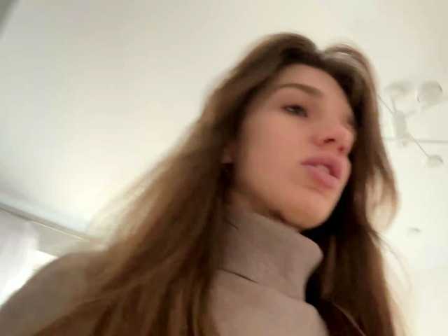 BlondellFriot live cam on BongaCams