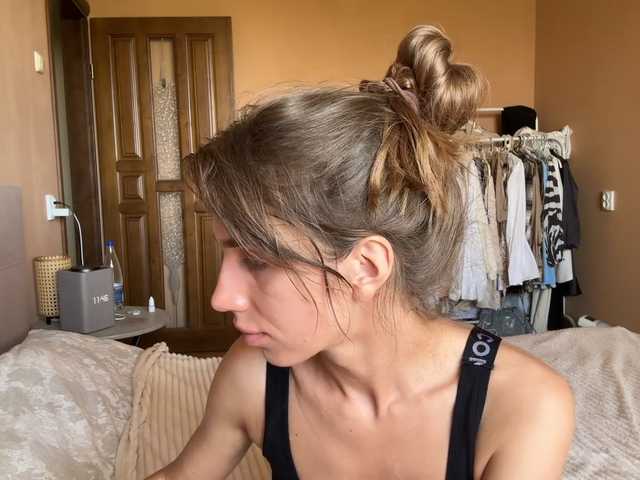 BlondellFriot live cam on BongaCams
