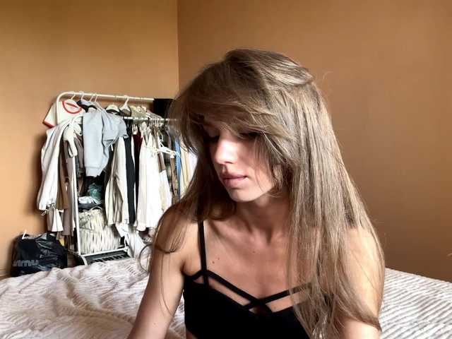 BlondellFriot live cam on BongaCams