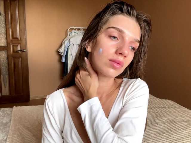 BlondellFriot live cam on BongaCams