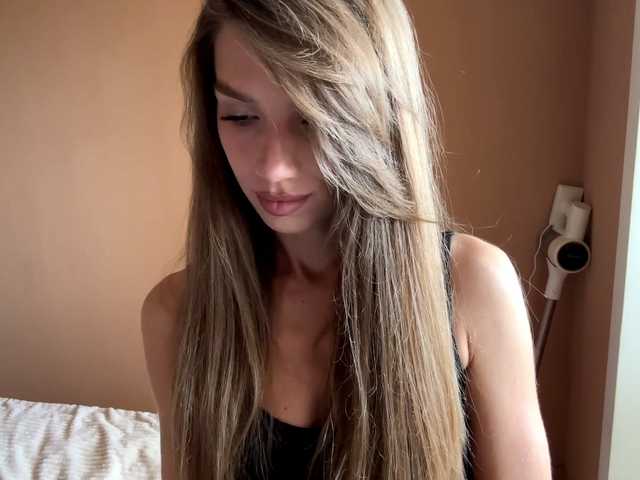 BlondellFriot live cam on BongaCams