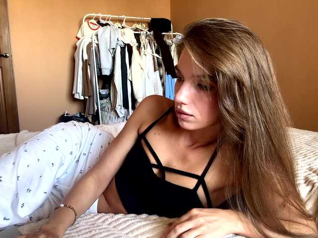 BlondellFriot live cam on BongaCams
