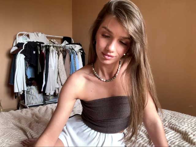 BlondellFriot live cam on BongaCams