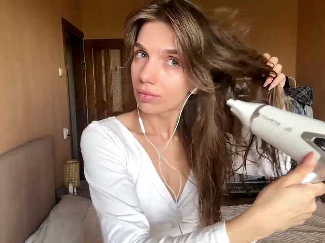 BlondellFriot live cam on BongaCams