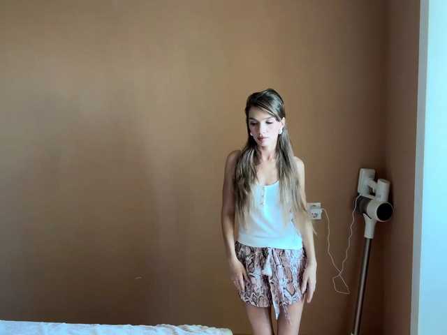 BlondellFriot live cam on BongaCams