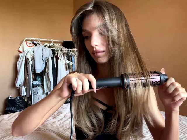BlondellFriot live cam on BongaCams