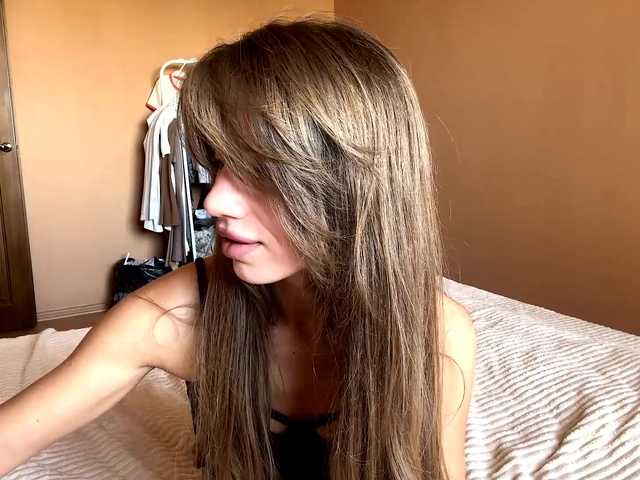 BlondellFriot live cam on BongaCams